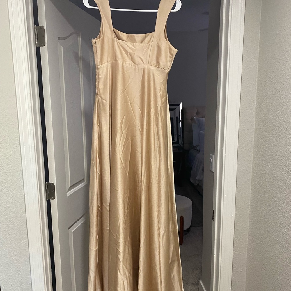 Show me your Mumu bridesmaid dress in champagne!